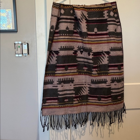 Women’s stylish scarf. B5 - Picture 4 of 4